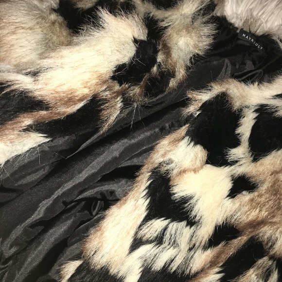 🔥🔥STUNNING FAUX FUR COAT 😍😍😍🔥🔥🔥 - Picture 6 of 8